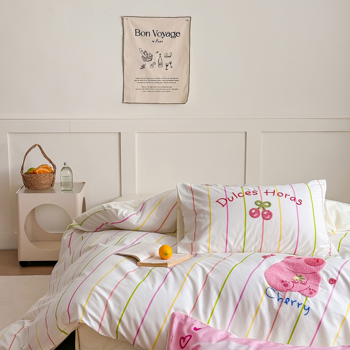 91家纺网 家纺一手货源 找家纺 窝米 2025新品毛巾绣X数码13370全棉卡通系列四件套（水豚 牛角面包） 粉豚