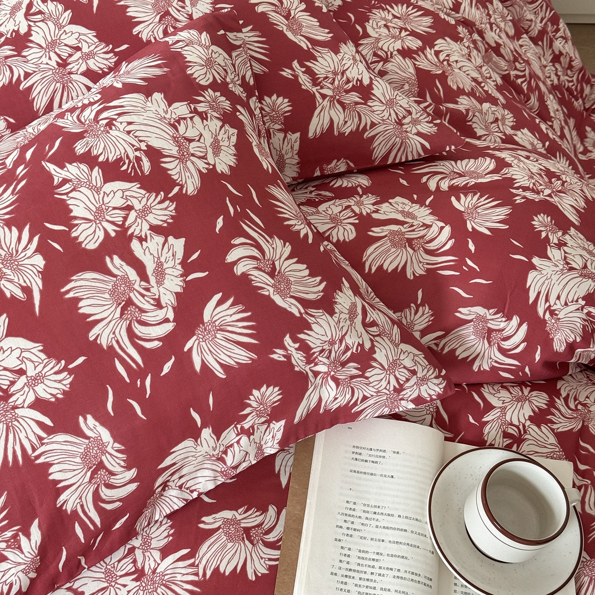 91家纺网 家纺一手货源 找家纺 窝米 2025新品全棉双层纱法式风花卉四件套系列（蔷薇绿 月丹） 红笺花影