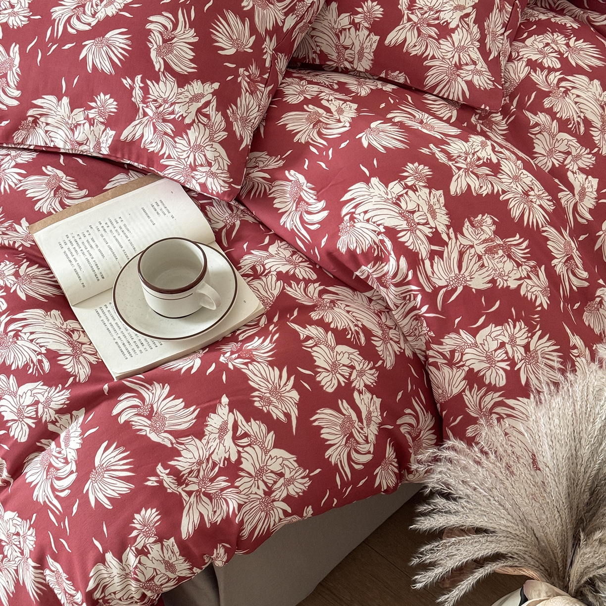 91家纺网 家纺一手货源 找家纺 窝米 2025新品全棉双层纱法式风花卉四件套系列（蔷薇绿 月丹） 红笺花影