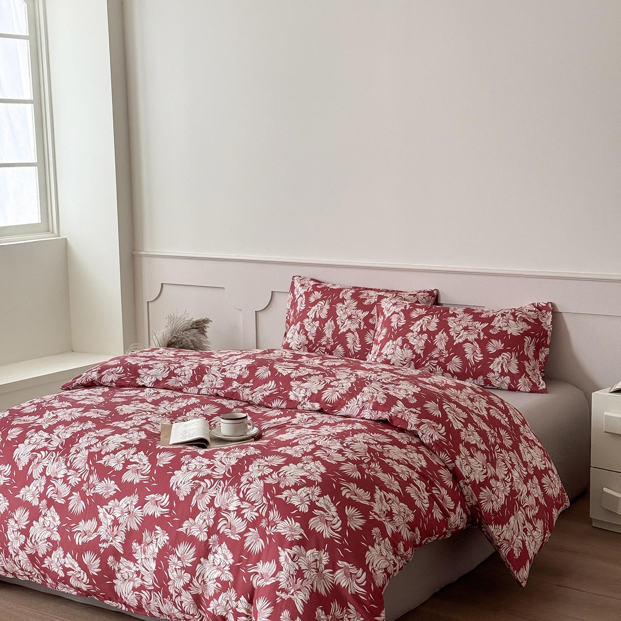 91家纺网 家纺一手货源 找家纺 窝米 2025新品全棉双层纱法式风花卉四件套系列（蔷薇绿 月丹） 红笺花影