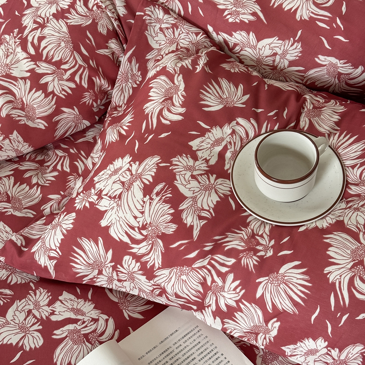 91家纺网 家纺一手货源 找家纺 窝米 2025新品全棉双层纱法式风花卉四件套系列（蔷薇绿 月丹） 红笺花影