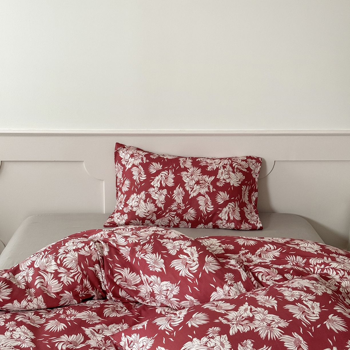 91家纺网 家纺一手货源 找家纺 窝米 2025新品全棉双层纱法式风花卉四件套系列（蔷薇绿 月丹） 红笺花影