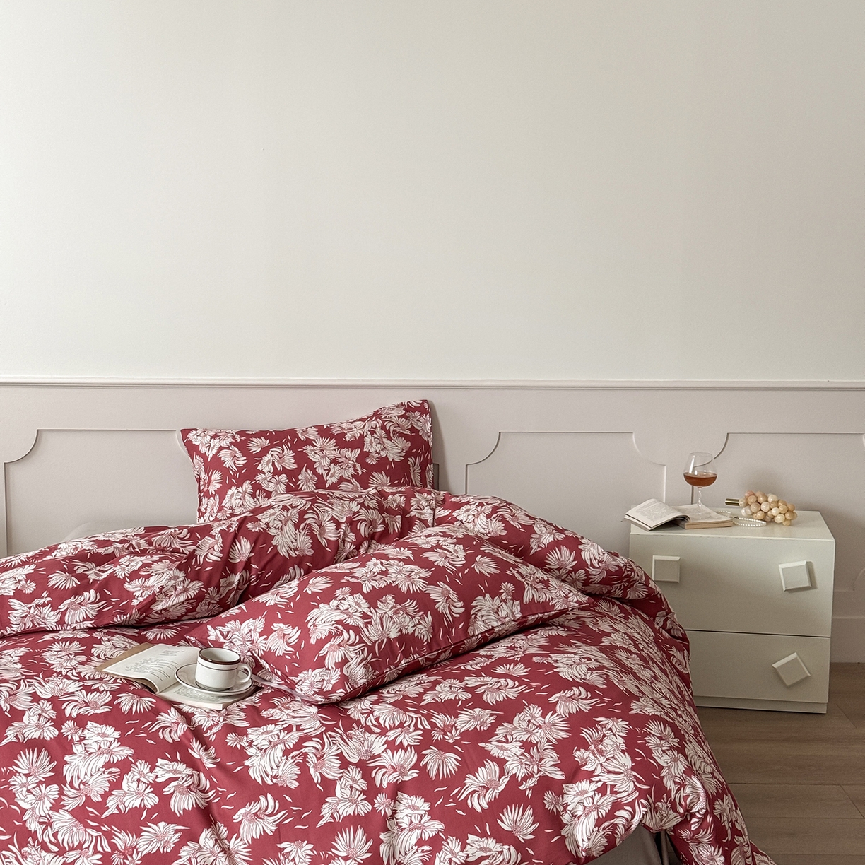 91家纺网 家纺一手货源 找家纺 窝米 2025新品全棉双层纱法式风花卉四件套系列（蔷薇绿 月丹） 红笺花影