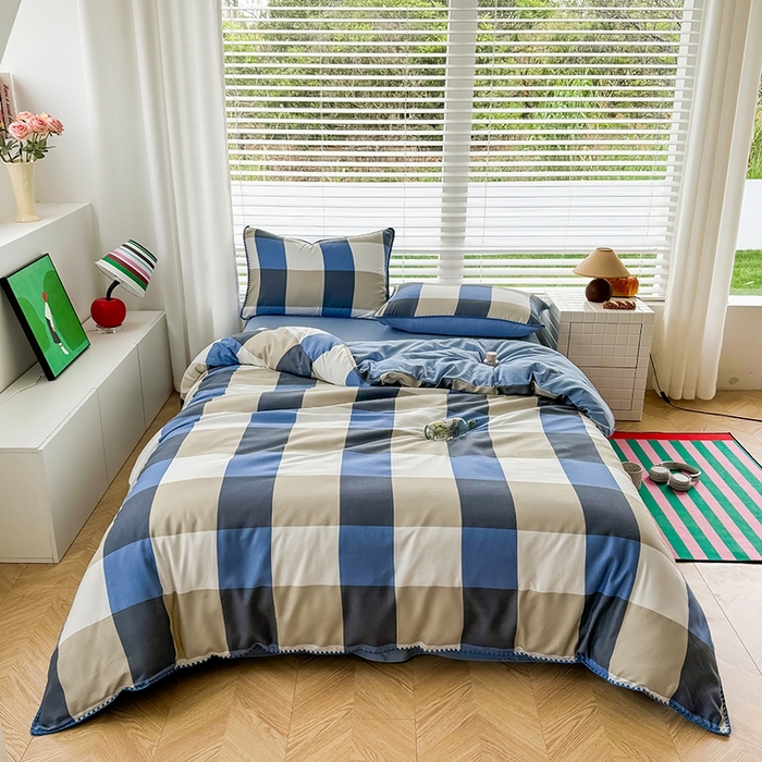 91家纺网 家纺一手货源 找家纺 十一家居 2025春夏新款ins风A类亲肤水洗棉贝壳绣格子四件套——暮光系列 柏林蓝格