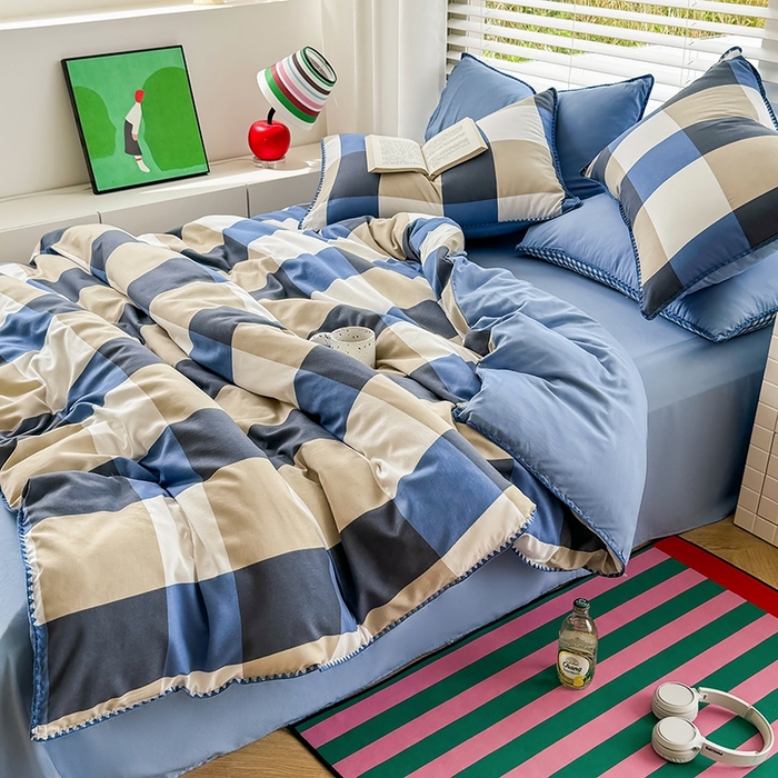 91家纺网 家纺一手货源 找家纺 十一家居 2025春夏新款ins风A类亲肤水洗棉贝壳绣格子四件套——暮光系列 柏林蓝格