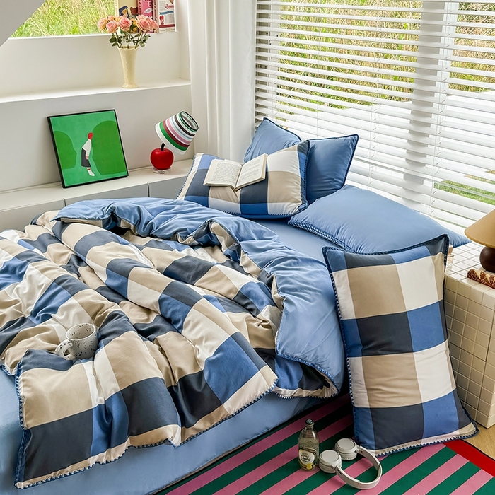 91家纺网 家纺一手货源 找家纺 十一家居 2025春夏新款ins风A类亲肤水洗棉贝壳绣格子四件套——暮光系列 柏林蓝格