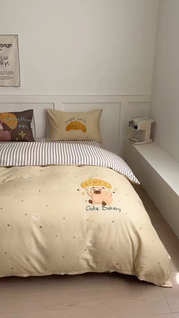 91家纺网 家纺一手货源 找家纺 窝米 2025新品毛巾绣X数码13370全棉卡通系列四件套（水豚 牛角面包） 牛角面包