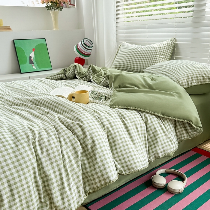 91家纺网 家纺一手货源 找家纺 十一家居 2025春夏新款ins风A类亲肤水洗棉贝壳绣格子四件套——暮光系列 草绿小格
