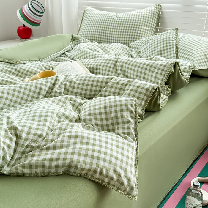 91家纺网 家纺一手货源 找家纺 十一家居 2025春夏新款ins风A类亲肤水洗棉贝壳绣格子四件套——暮光系列 草绿小格