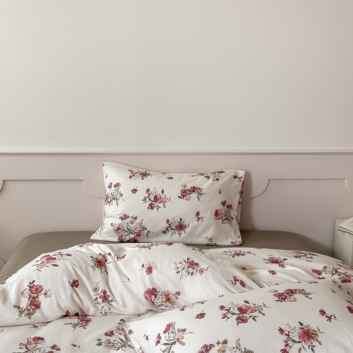 91家纺网 家纺一手货源 找家纺 窝米 2025新品全棉双层纱法式风花卉四件套系列（蔷薇绿 月丹） 墨瑜