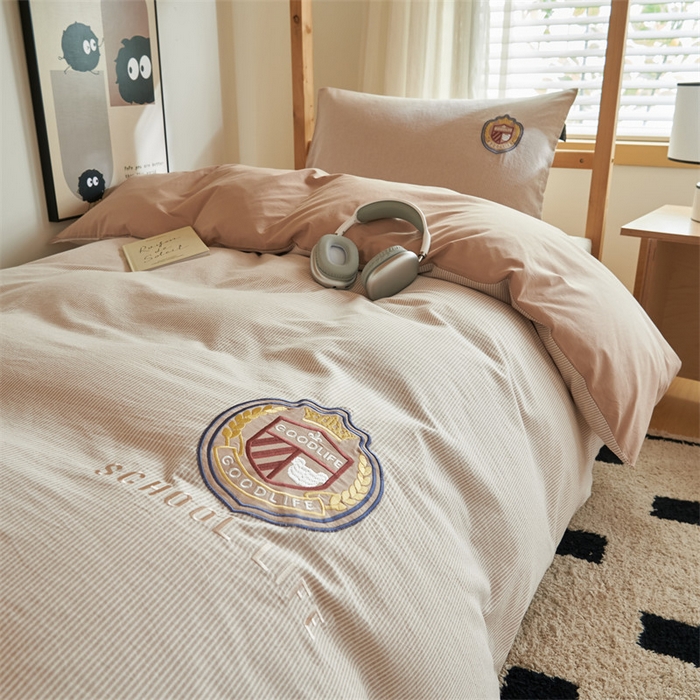 91家纺网 家纺一手货源 找家纺 （总）恬思语2025新款全棉色织贴布绣花学生三件套