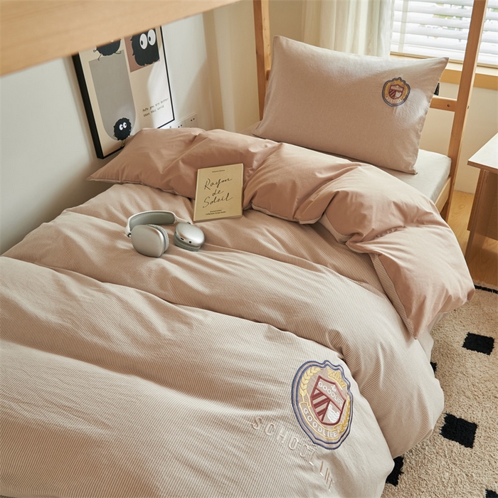 91家纺网 家纺一手货源 找家纺 （总）恬思语2025新款全棉色织贴布绣花学生三件套