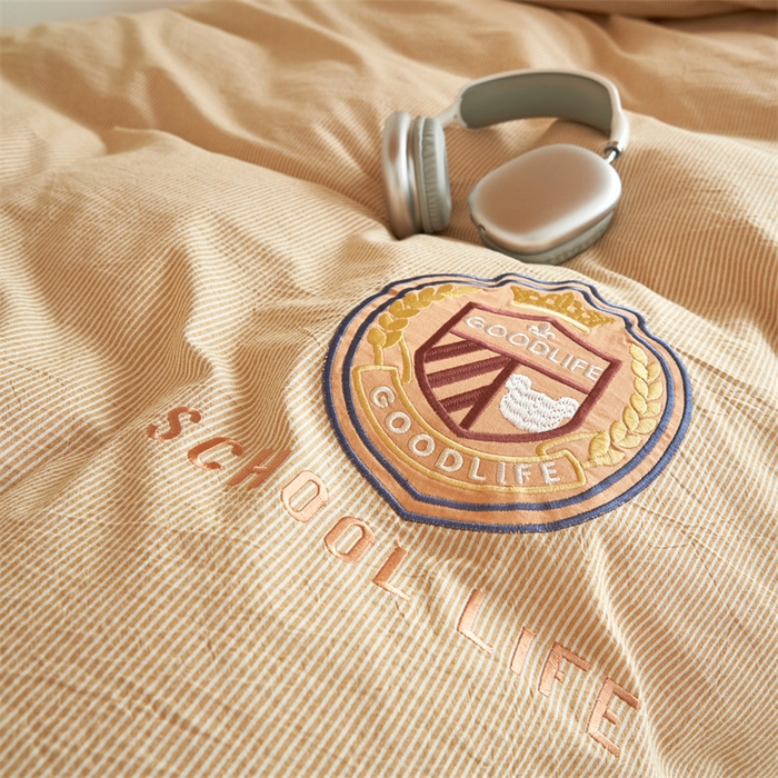 91家纺网 家纺一手货源 找家纺 恬思语2025新款全棉色织贴布绣花学生三件套