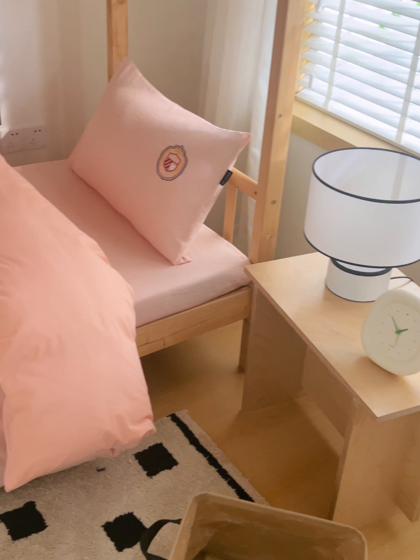 91家纺网 家纺一手货源 找家纺 恬思语2025新款全棉色织贴布绣花学生三件套