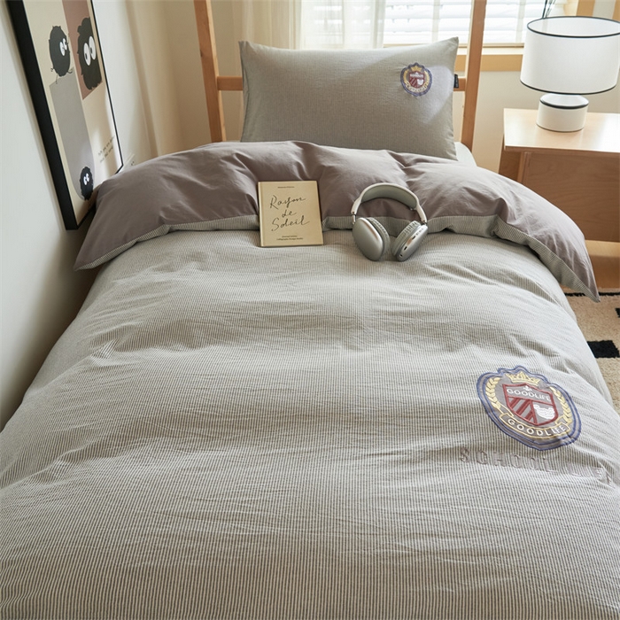 91家纺网 家纺一手货源 找家纺 恬思语2025新款全棉色织贴布绣花学生三件套