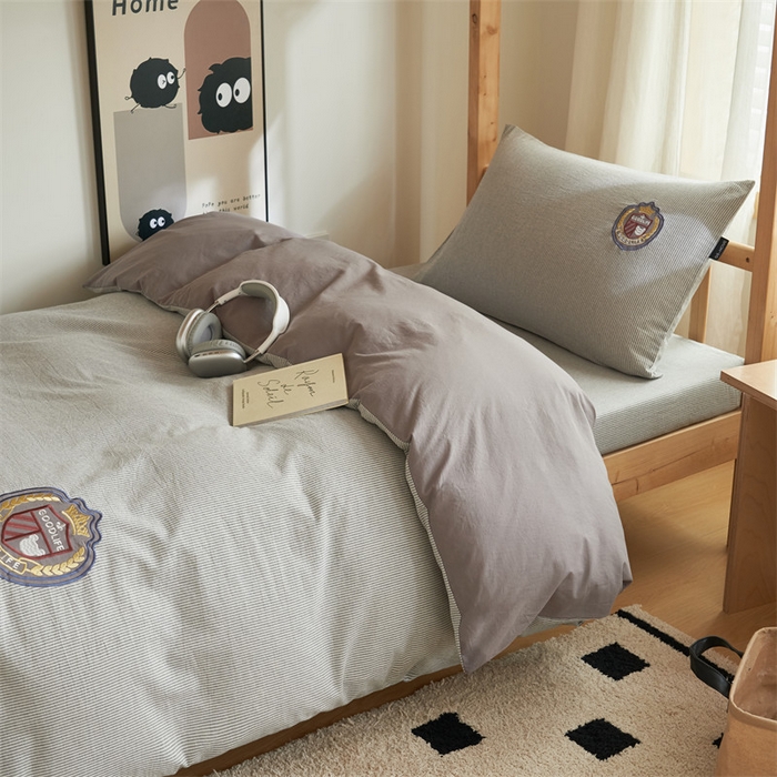 91家纺网 家纺一手货源 找家纺 恬思语2025新款全棉色织贴布绣花学生三件套