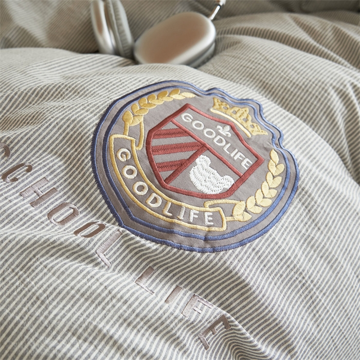 91家纺网 家纺一手货源 找家纺 恬思语2025新款全棉色织贴布绣花学生三件套