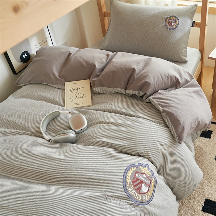 91家纺网 家纺一手货源 找家纺 恬思语2025新款全棉色织贴布绣花学生三件套