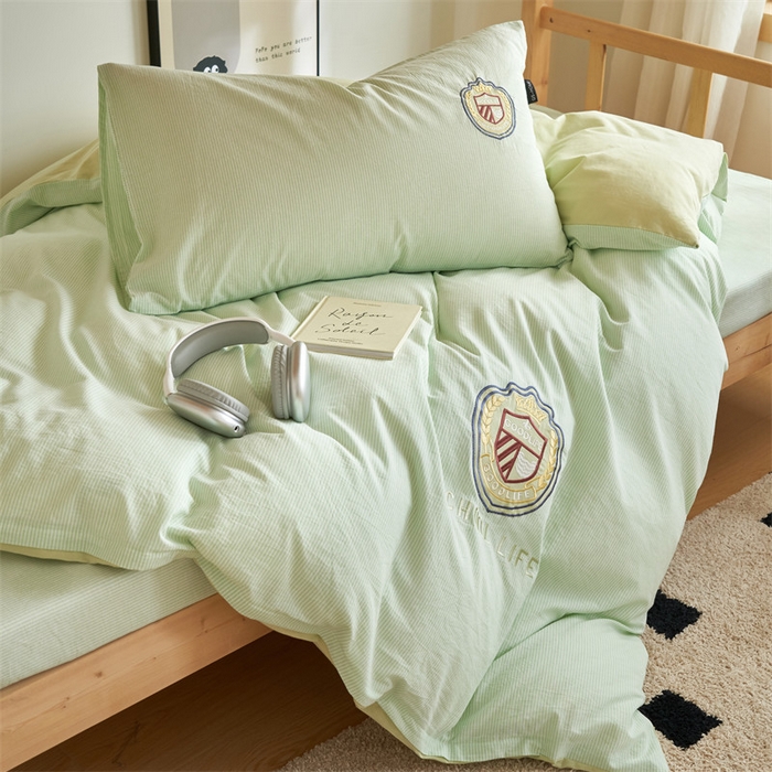 91家纺网 家纺一手货源 找家纺 恬思语2025新款全棉色织贴布绣花学生三件套