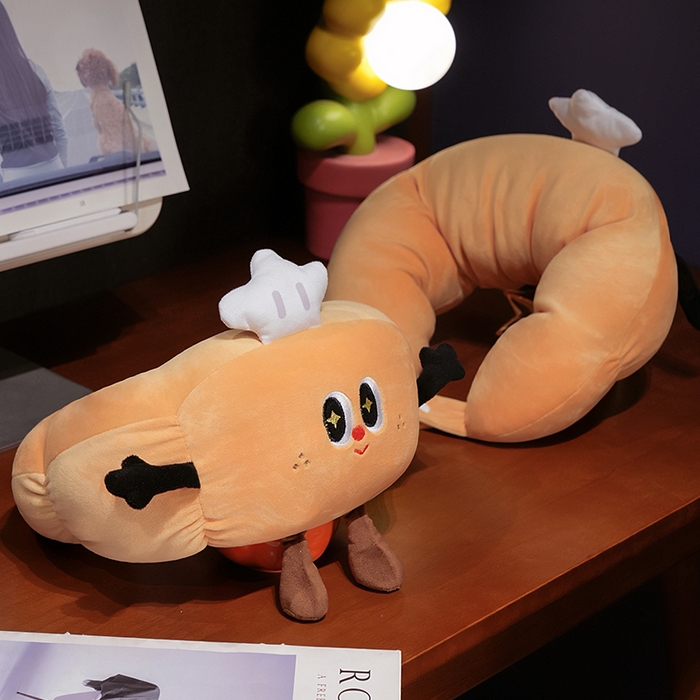 91家纺网 家纺一手货源 找家纺 （总）仟亿莱2025新款趣味牛角包毛毛虫U枕