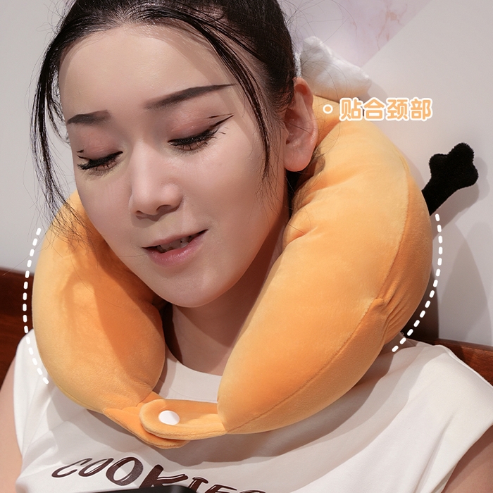 91家纺网 家纺一手货源 找家纺 （总）仟亿莱2025新款趣味牛角包毛毛虫U枕