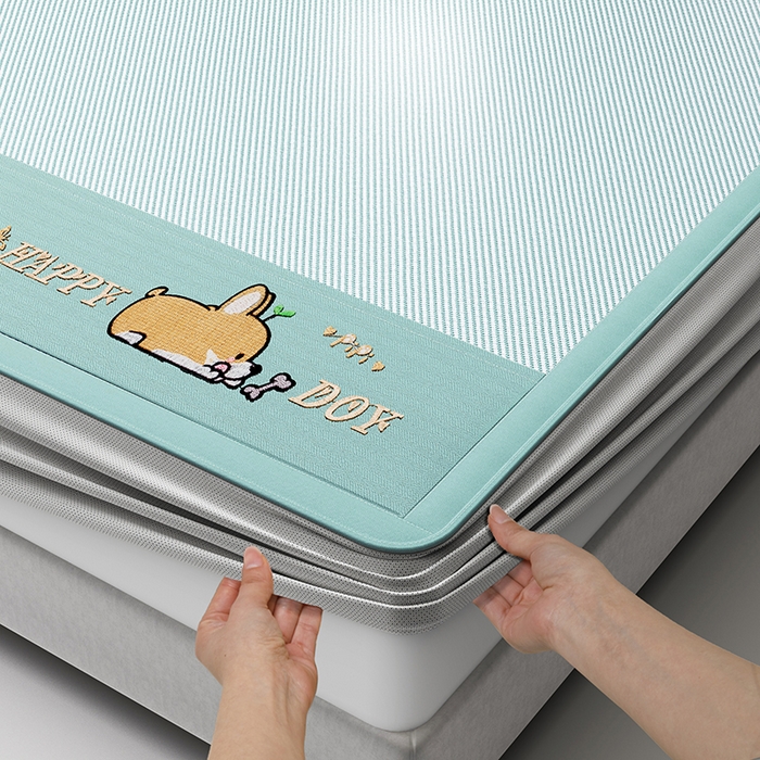 91家纺网 家纺一手货源 找家纺 2025新款斜纹宽柯基凉感冰丝席 斜纹柯基绿-床笠款