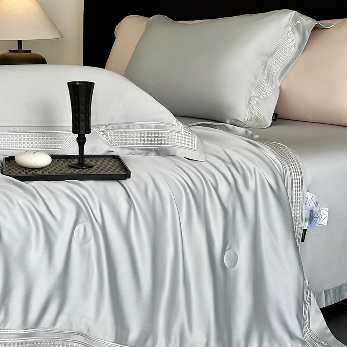 91家纺网 家纺一手货源 找家纺 馨蕊家居 2025新款80SLF奥地利兰精天丝夏被四件套-凯伦 夏被凯伦-高级灰