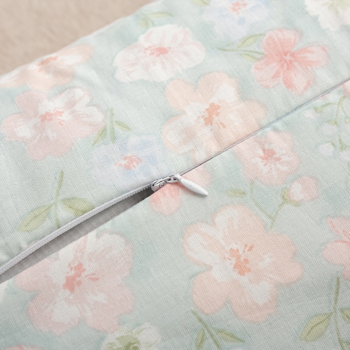 91家纺网 家纺一手货源 找家纺 萌番宝 2025新款小清新全棉纯棉兔耳全荞麦皮壳枕头护颈椎助睡眠硬枕头枕芯 双层纱荞麦枕—蓝の莲花 50x18x10cm/只