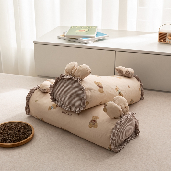 91家纺网 家纺一手货源 找家纺 萌番宝 2025新款小清新全棉纯棉兔耳全荞麦皮壳枕头护颈椎助睡眠硬枕头枕芯 双层纱荞麦枕—巧克力熊 50x18x10cm/只