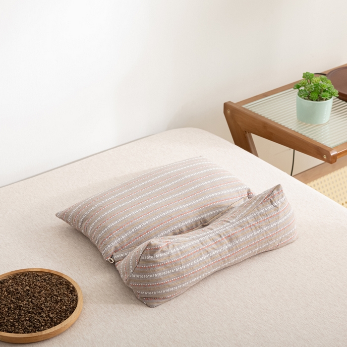 91家纺网 家纺一手货源 找家纺 萌番宝 2025新款荞麦颈椎枕头可拆卸组合枕芯牵引护颈椎疼痛助睡眠成人专用三角枕枕头枕芯 荞麦护颈枕棕色 35x16cm三角枕+35x20cm方枕二合一