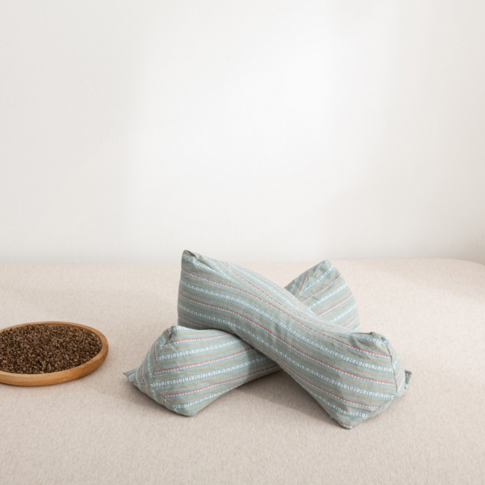 91家纺网 家纺一手货源 找家纺 萌番宝 2025新款荞麦颈椎枕头可拆卸组合枕芯牵引护颈椎疼痛助睡眠成人专用三角枕枕头枕芯 荞麦护颈枕青色 35x16cm三角枕+35x20cm方枕二合一