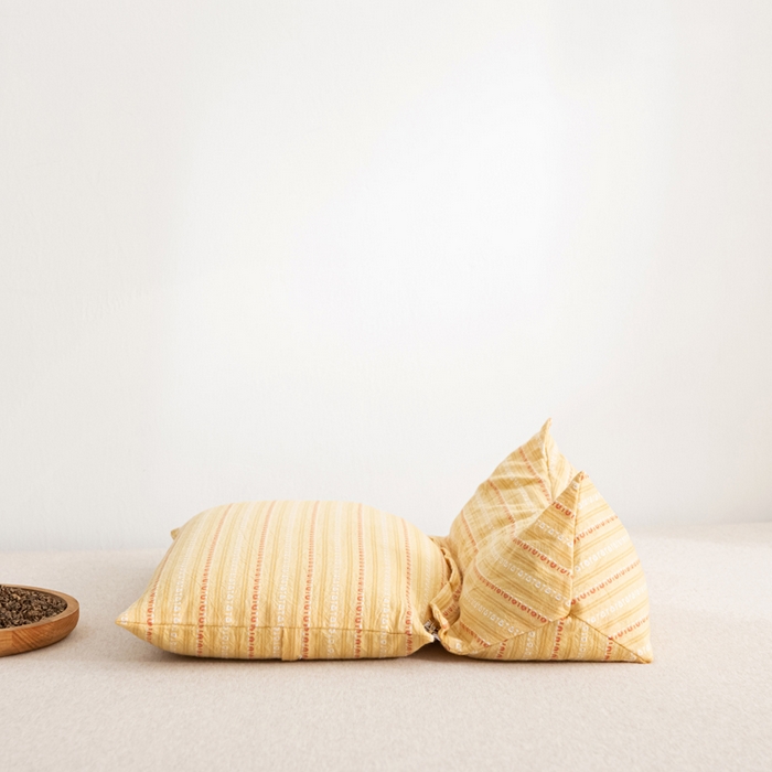 91家纺网 家纺一手货源 找家纺 萌番宝 2025新款荞麦颈椎枕头可拆卸组合枕芯牵引护颈椎疼痛助睡眠成人专用三角枕枕头枕芯 荞麦护颈黄色 35x16cm三角枕+35x20cm方枕二合一