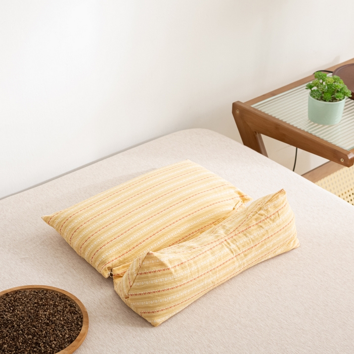 91家纺网 家纺一手货源 找家纺 萌番宝 2025新款荞麦颈椎枕头可拆卸组合枕芯牵引护颈椎疼痛助睡眠成人专用三角枕枕头枕芯 荞麦护颈黄色 35x16cm三角枕+35x20cm方枕二合一