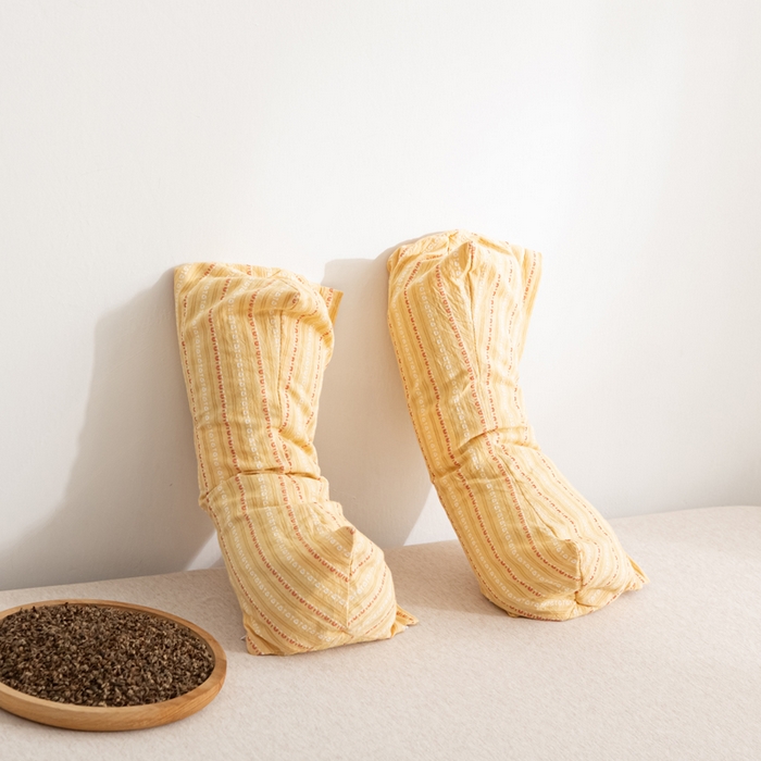 91家纺网 家纺一手货源 找家纺 萌番宝 2025新款荞麦颈椎枕头可拆卸组合枕芯牵引护颈椎疼痛助睡眠成人专用三角枕枕头枕芯 荞麦护颈黄色 35x16cm三角枕+35x20cm方枕二合一