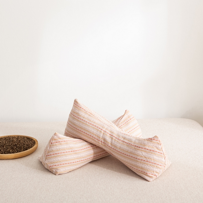 91家纺网 家纺一手货源 找家纺 萌番宝 2025新款荞麦颈椎枕头可拆卸组合枕芯牵引护颈椎疼痛助睡眠成人专用三角枕枕头枕芯 荞麦护颈枕卡其色 35x16cm三角枕+35x20cm方枕二合一