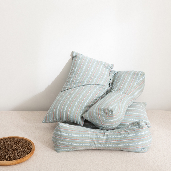 91家纺网 家纺一手货源 找家纺 萌番宝 2025新款荞麦颈椎枕头可拆卸组合枕芯牵引护颈椎疼痛助睡眠成人专用三角枕枕头枕芯 荞麦护颈枕青色 35x16cm三角枕+35x20cm方枕二合一