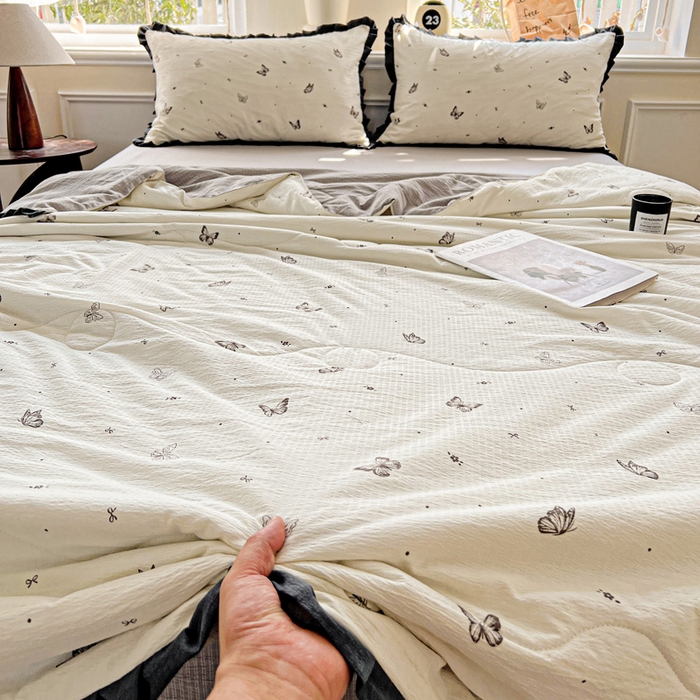 91家纺网 家纺一手货源 找家纺 仟网汇2025新款赫本风花边夏被空调被 蝴蝶梦