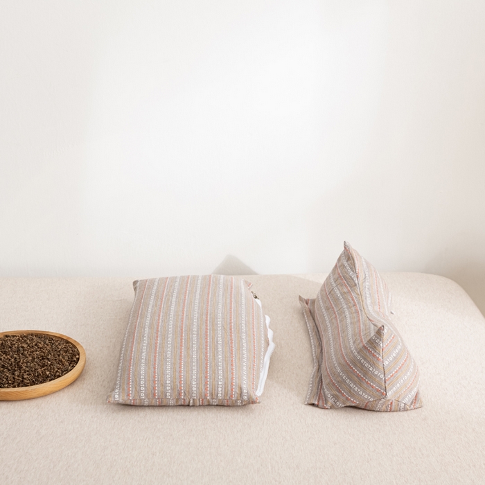 91家纺网 家纺一手货源 找家纺 萌番宝 2025新款荞麦颈椎枕头可拆卸组合枕芯牵引护颈椎疼痛助睡眠成人专用三角枕枕头枕芯 荞麦护颈枕棕色 35x16cm三角枕+35x20cm方枕二合一