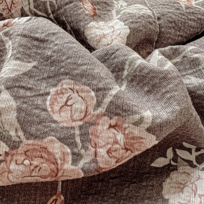 91家纺网 家纺一手货源 找家纺 仟网汇2025新款赫本风花边夏被空调被 塞纳河畔