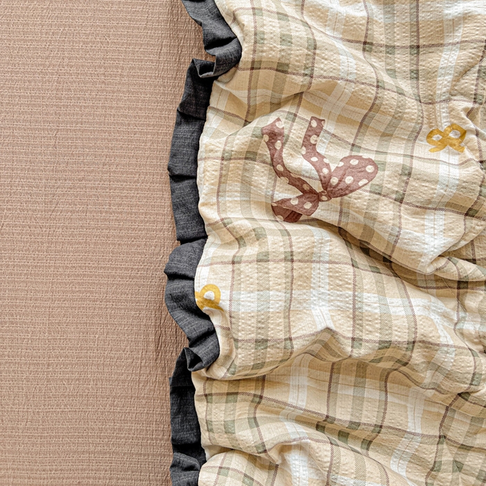 91家纺网 家纺一手货源 找家纺 仟网汇2025新款赫本风花边夏被空调被 太妃糖