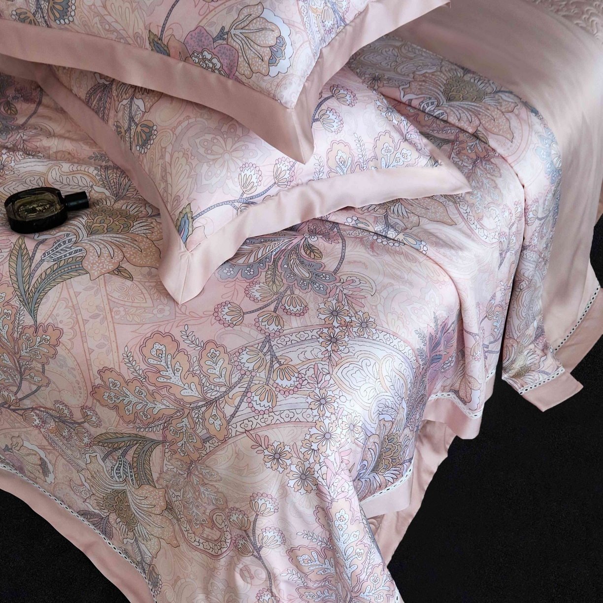 91家纺网 家纺一手货源 找家纺 （总）榻尚家居 2025新款天丝床盖夏被夏凉被空调被四件套-佩利兹