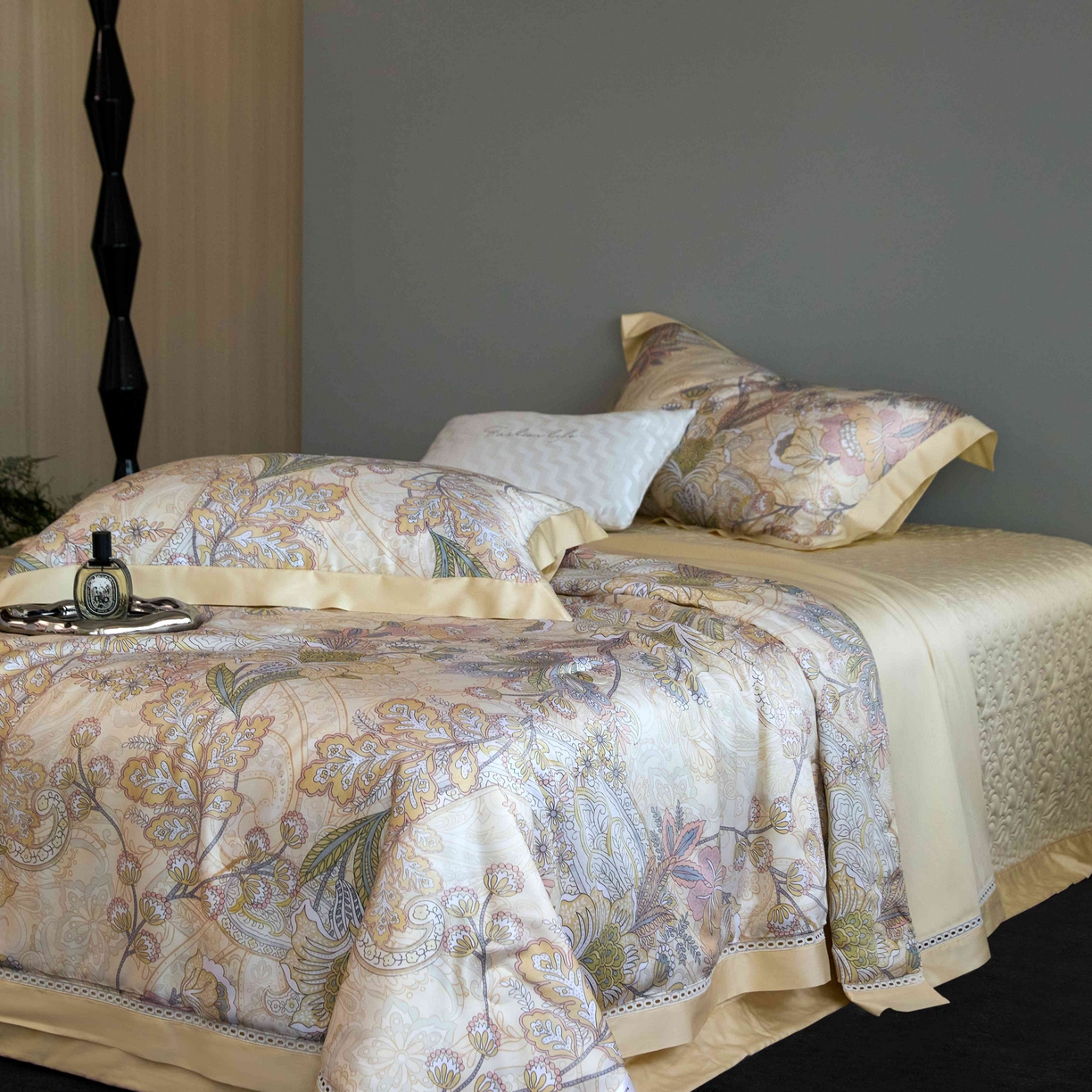 91家纺网 家纺一手货源 找家纺 榻尚家居 2025新款天丝床盖夏被夏凉被空调被四件套-佩利兹 佩利兹床盖夏被四件套-香槟