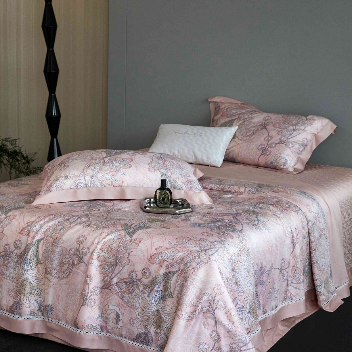 91家纺网 家纺一手货源 找家纺 榻尚家居 2025新款天丝床盖夏被夏凉被空调被四件套-佩利兹 佩利兹床盖夏被四件套-粉色