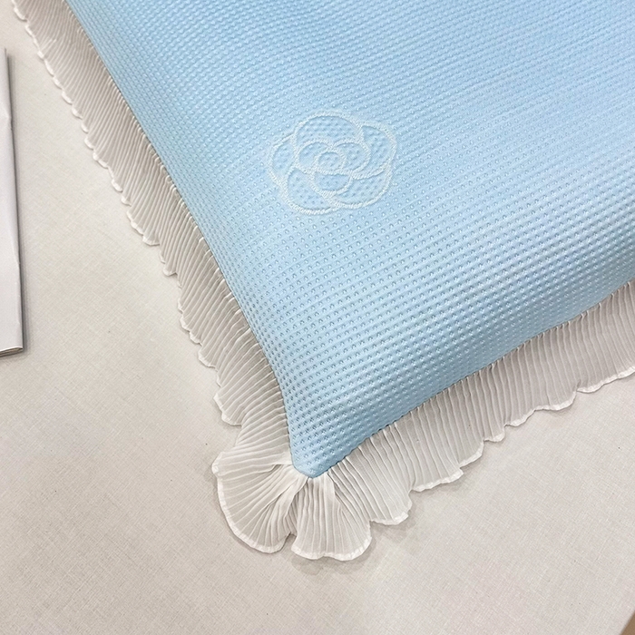 91家纺网 家纺一手货源 找家纺 雨彤家纺 2025新款冰豆豆蕾丝花边双人长枕套单品枕套枕套单件 山茶花-冰雪兰