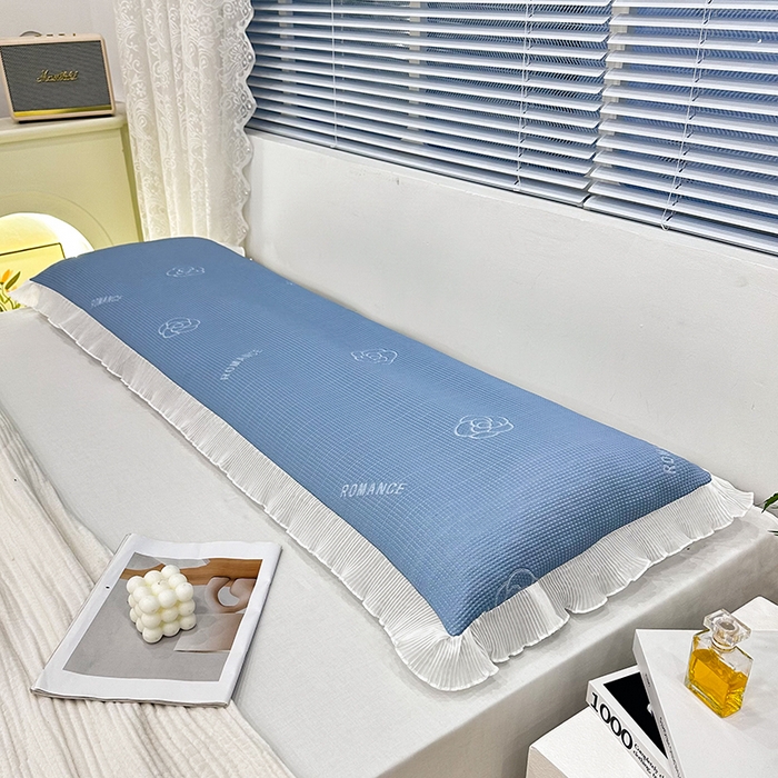 91家纺网 家纺一手货源 找家纺 雨彤家纺 2025新款冰豆豆蕾丝花边双人长枕套单品枕套枕套单件 山茶花-湖蓝