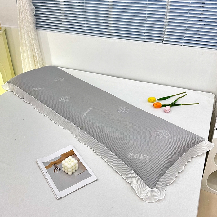 91家纺网 家纺一手货源 找家纺 雨彤家纺 2025新款冰豆豆蕾丝花边双人长枕套单品枕套枕套单件 山茶花-灰