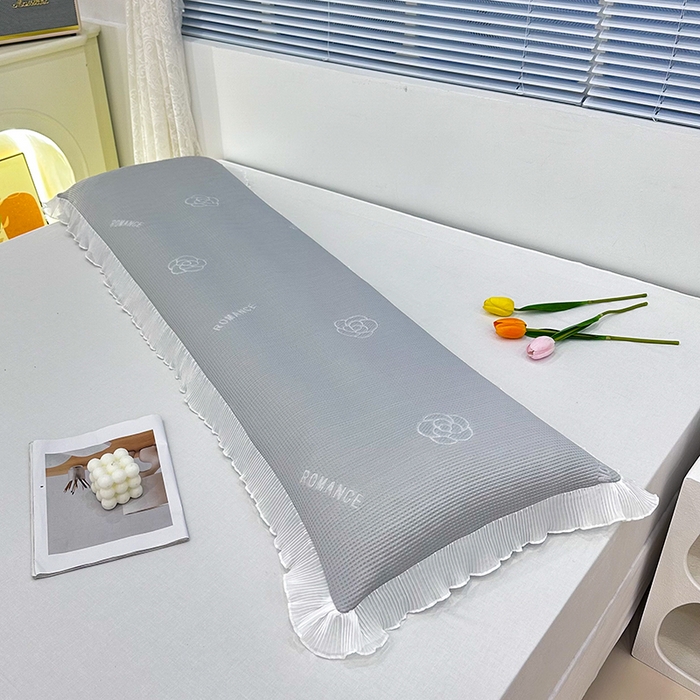 91家纺网 家纺一手货源 找家纺 雨彤家纺 2025新款冰豆豆蕾丝花边双人长枕套单品枕套枕套单件 山茶花-灰