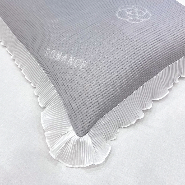 91家纺网 家纺一手货源 找家纺 雨彤家纺 2025新款冰豆豆蕾丝花边双人长枕套单品枕套枕套单件 山茶花-灰