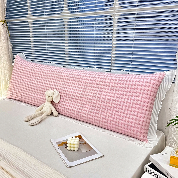 91家纺网 家纺一手货源 找家纺 雨彤家纺 2025新款冰豆豆蕾丝花边双人长枕套单品枕套枕套单件 小菱形-粉