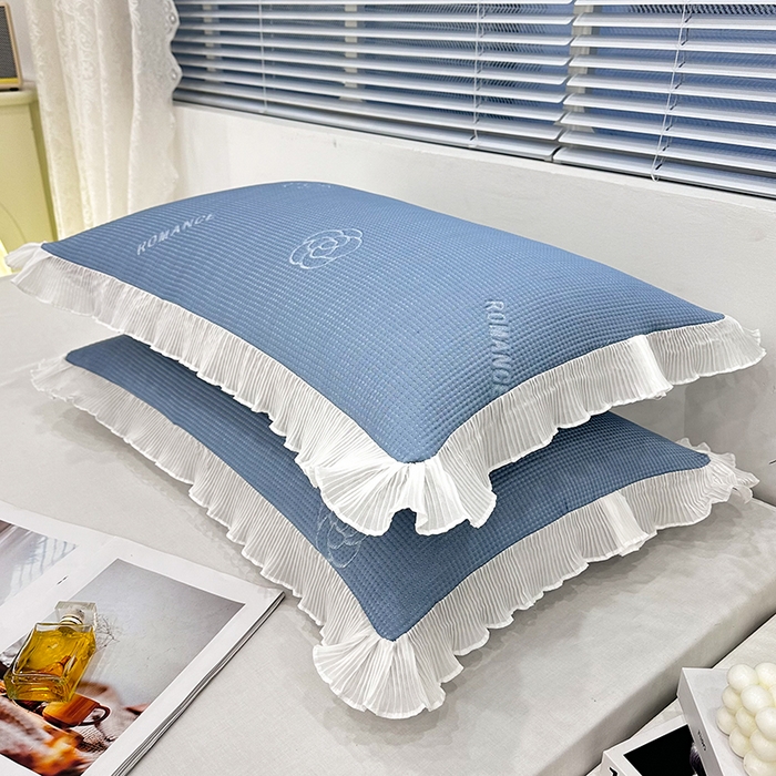 91家纺网 家纺一手货源 找家纺 雨彤家纺 2025新款冰豆豆蕾丝花边单人枕套单品枕套枕套单件 山茶花-湖蓝